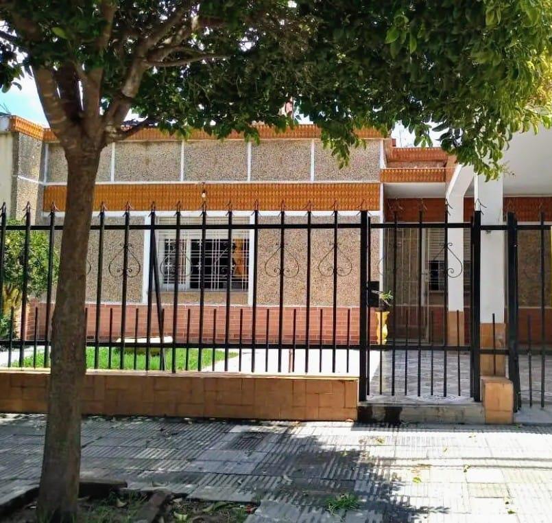 CASA EN VENTA | 3 DORMITORIOS + COCHERA + PATIO | RESIDENCIAL AMÉRICA
