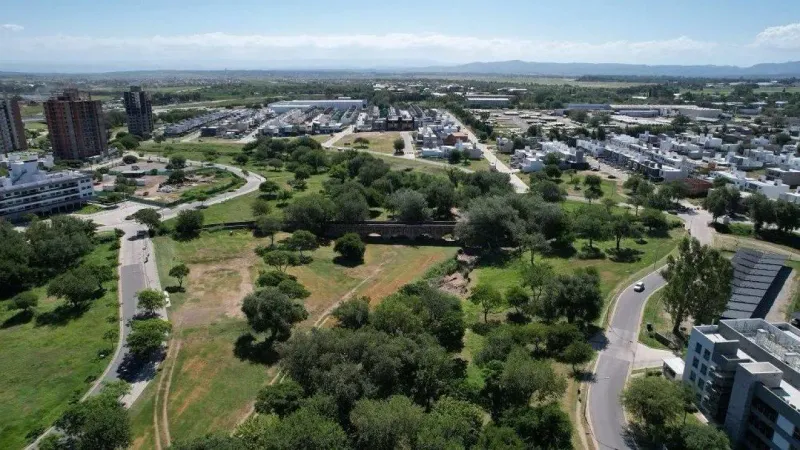 LOTE EN VENTA EN PRADOS DE MANANTIALES – GRUPO EDISUR