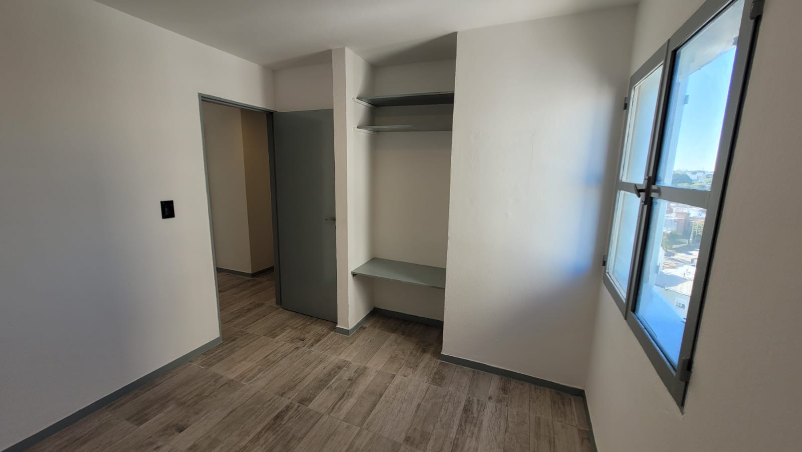 DEPARTAMENTO 2/3 DORMITORIOS RECICLADO A NUEVO + COCHERA | BARRIO SAN MARTÍN
