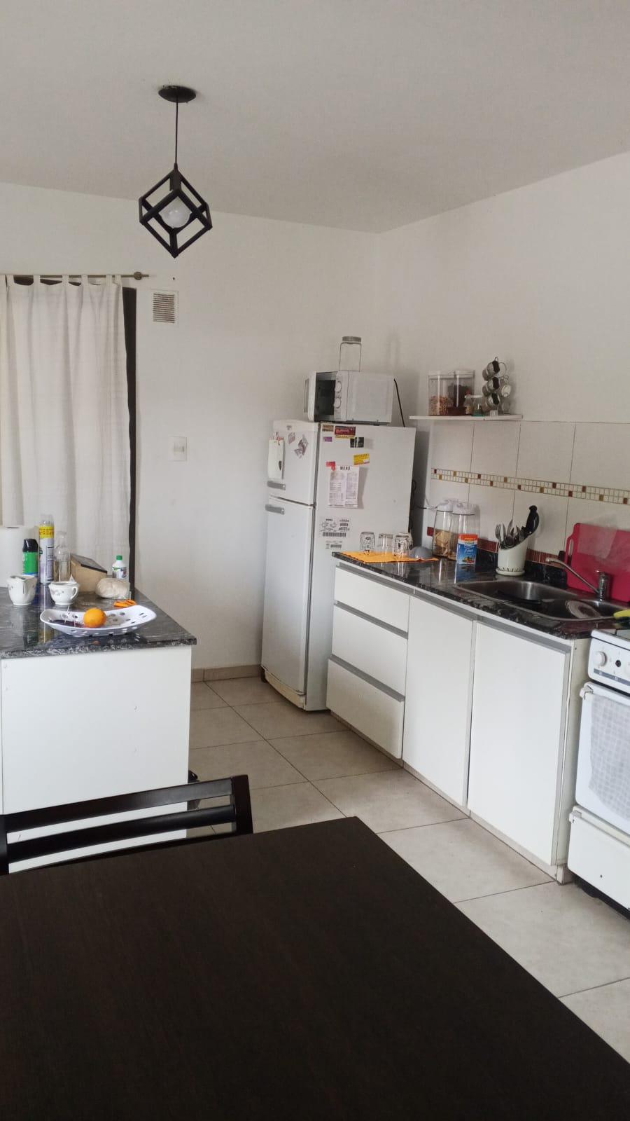 CASA DE 4 DORMITORIOS CON PATIO Y COCHERA EN B° SAN PABLO